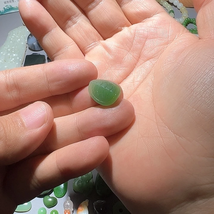 颈饰未镶嵌和田玉胖***肉