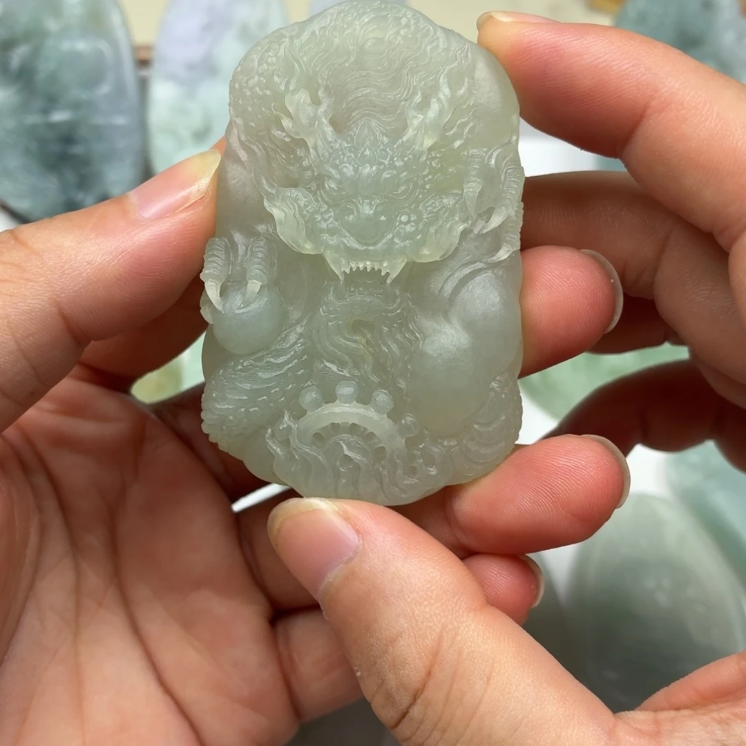 未镶嵌定制翡翠龙牌