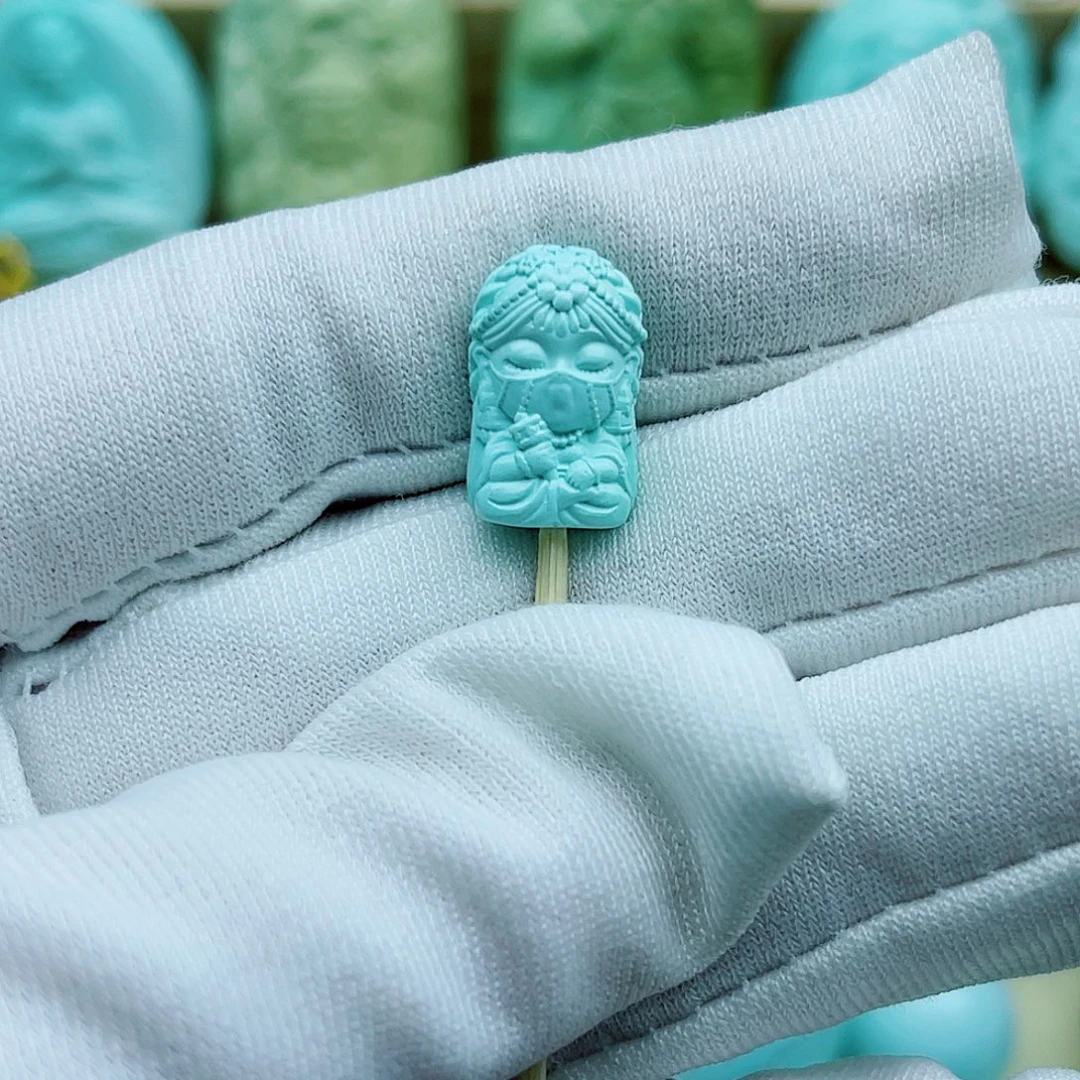 绿松石未镶嵌珠宝奇石