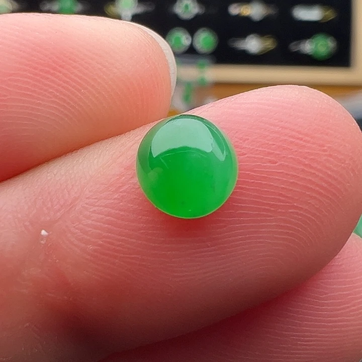 翡翠未镶嵌颈饰蛋面6.7