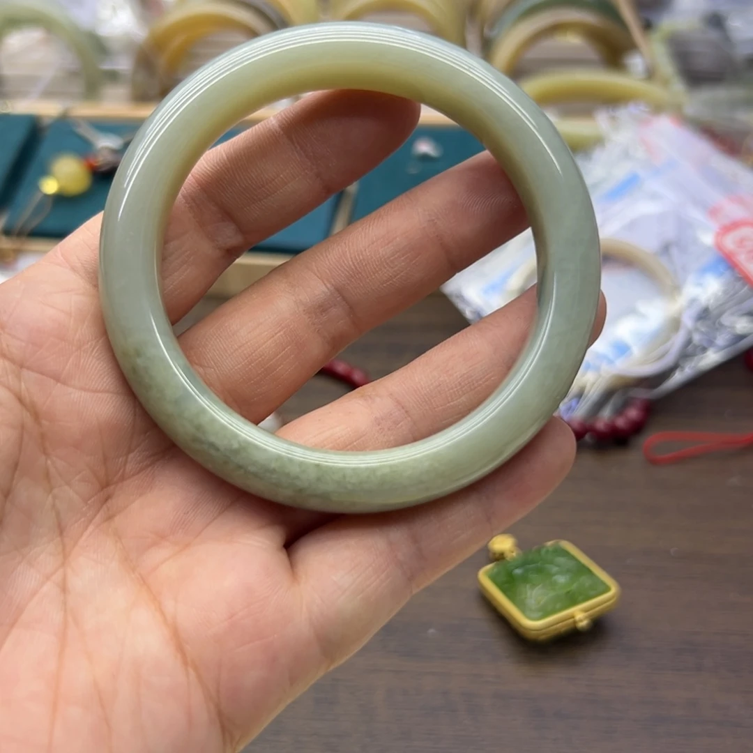 和田玉未镶嵌手镯61圈围103