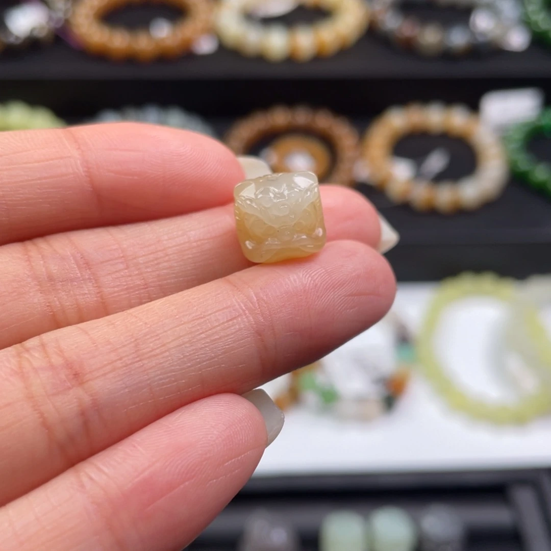 颈饰未镶嵌和田玉y****2