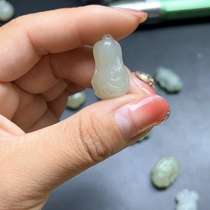 【闪购商品】和田玉未镶嵌颈饰