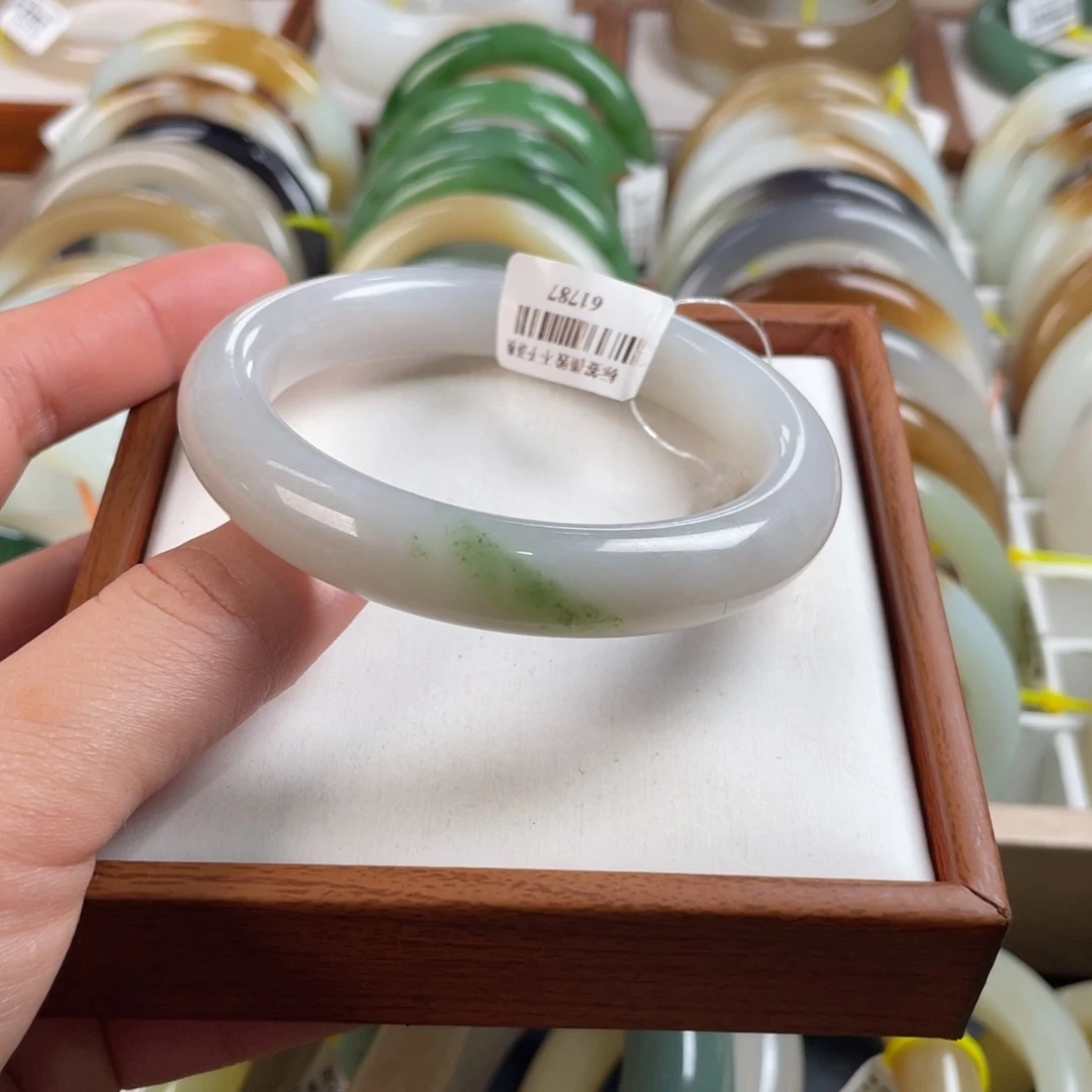 【闪购商品】和田玉手镯未镶嵌58.40