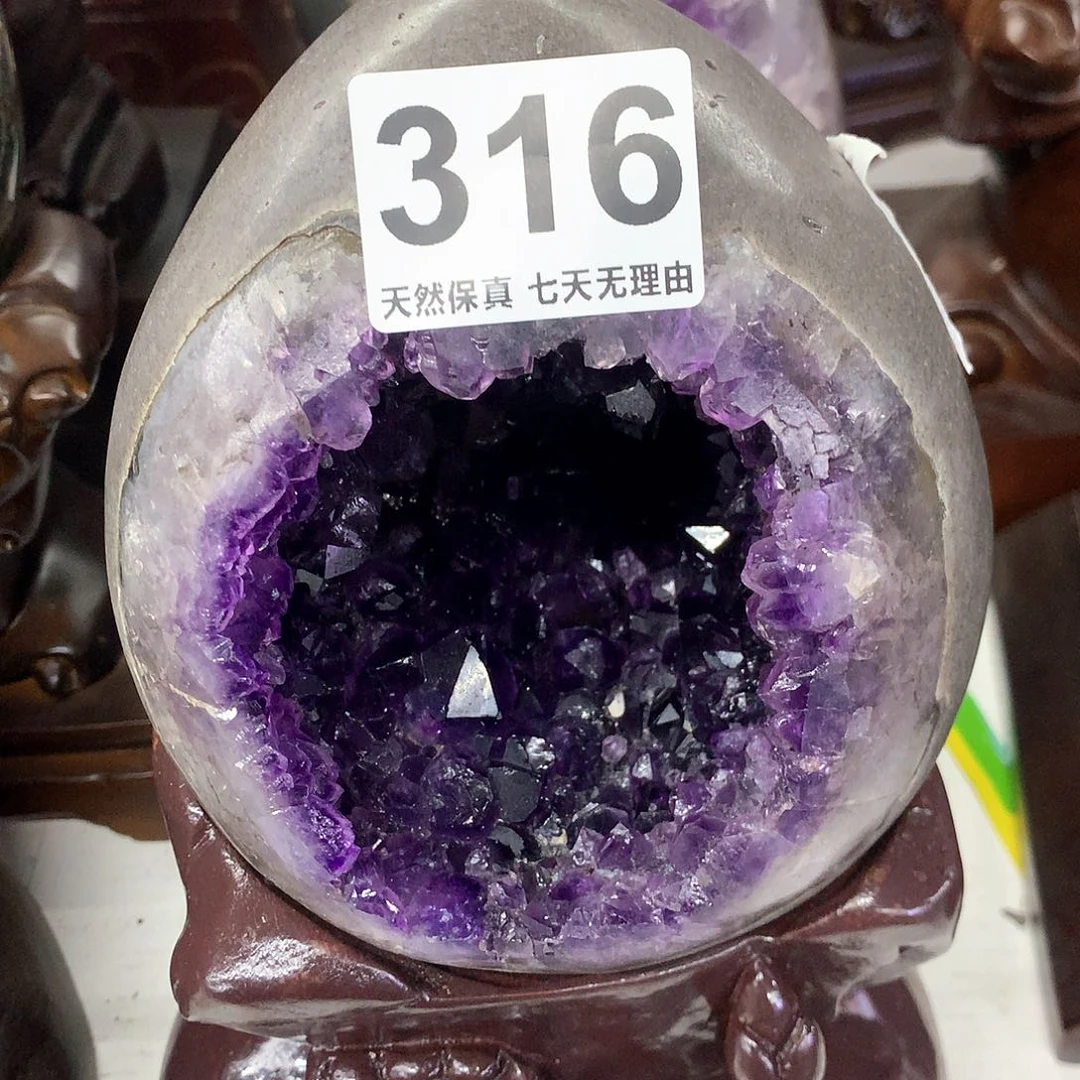 水晶水晶摆件未镶嵌是**呀