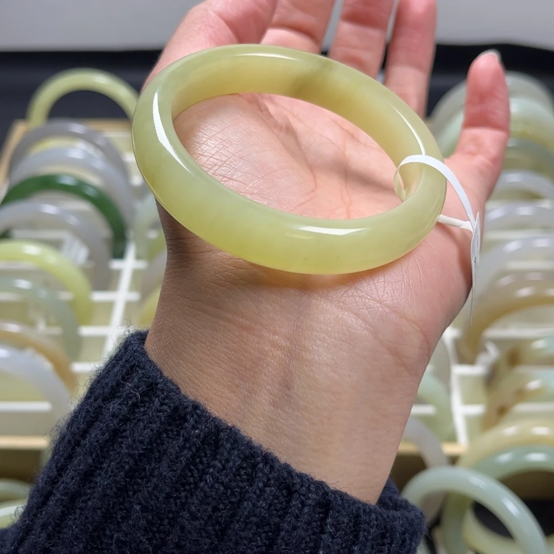 和田玉未镶嵌手镯54.5圈