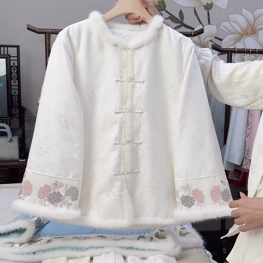 刺绣13号。棉衣。胸围104