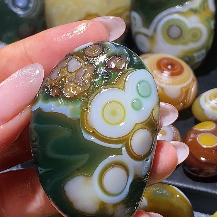 玛瑙/玉髓未镶嵌珠宝奇石90