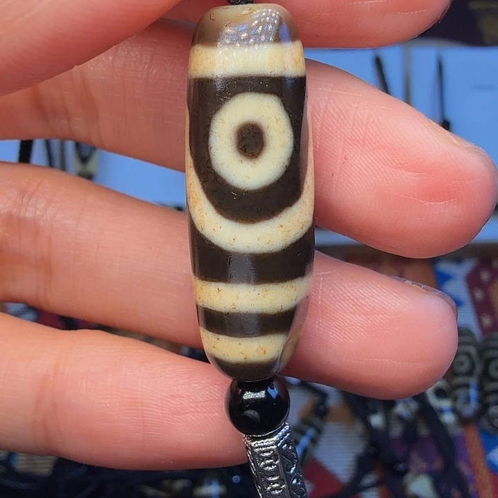 只买单纯的吊坠，没带链子，属的性质。