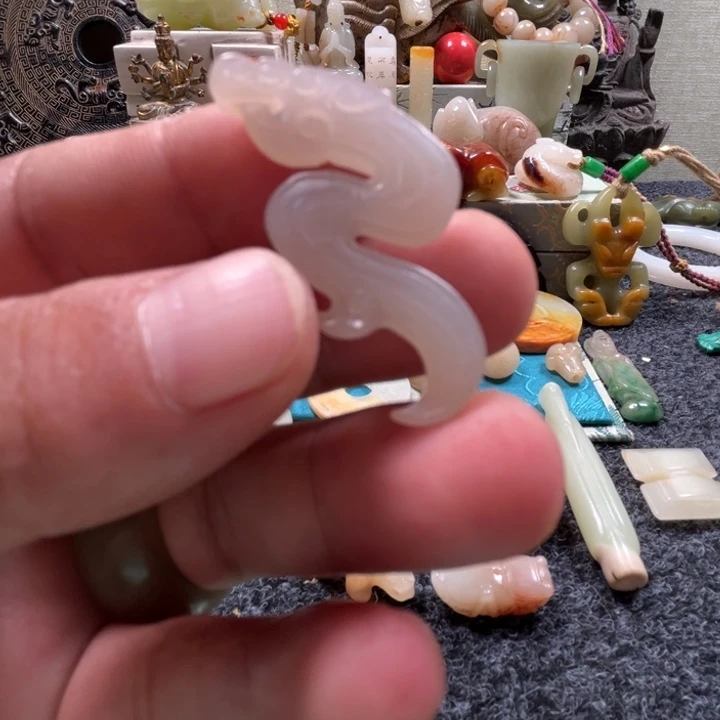 未镶嵌和田玉（糖玉）挂件