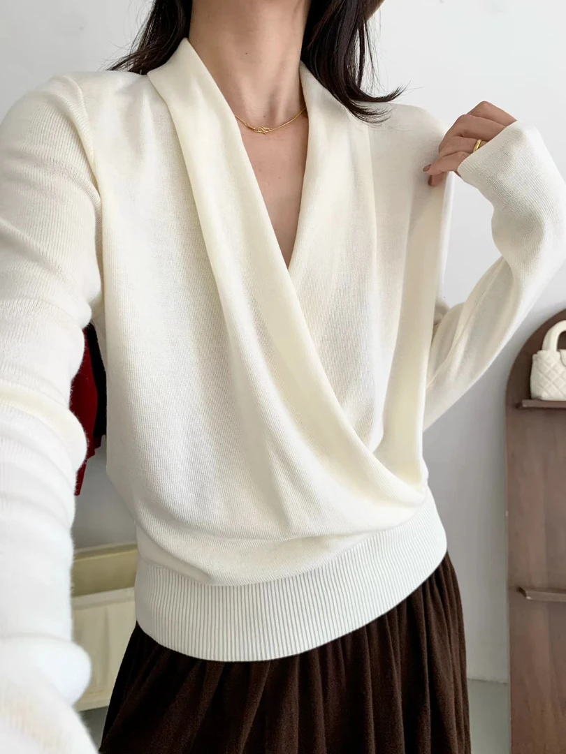 韩系法式交叉领设计软糯针织打底衫气质时尚百搭纯色显瘦长袖女潮