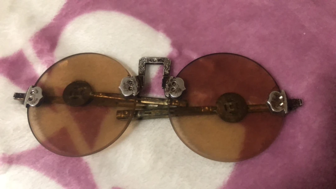 水晶都是眼睛，眼睛好