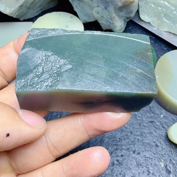 和田玉（糖玉）未镶嵌珠宝奇石