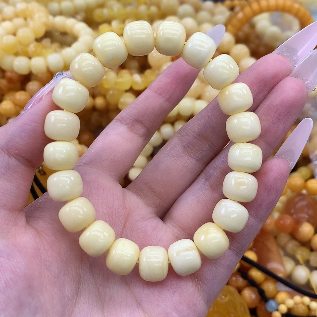 蜜蜡未镶嵌珠宝奇石