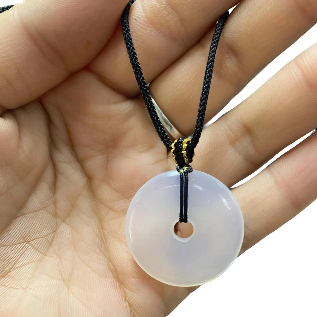 天然玛瑙白冰平安扣，带绳