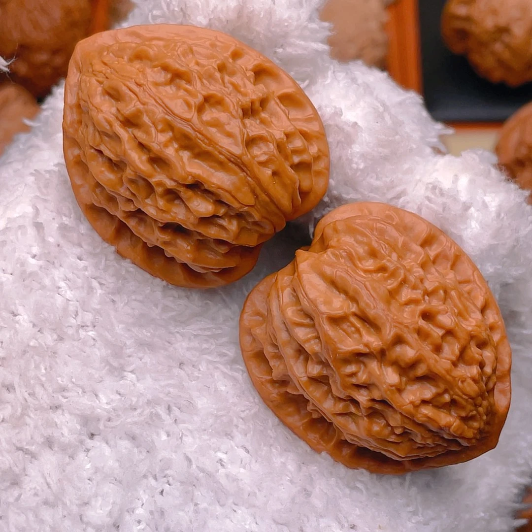 文玩核桃把件35金牛