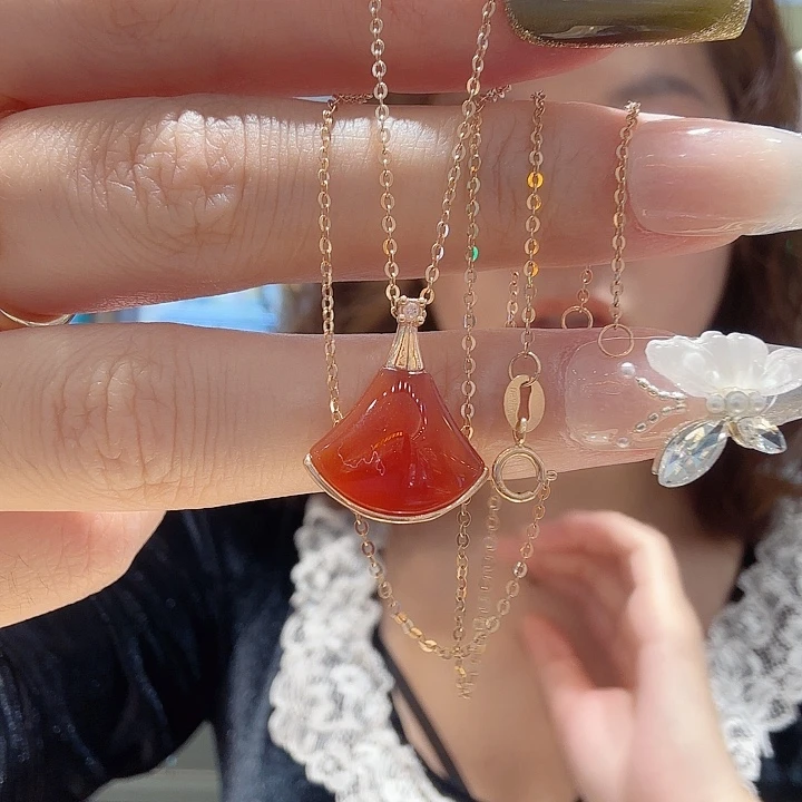 钻石18K金镶嵌项链小裙子