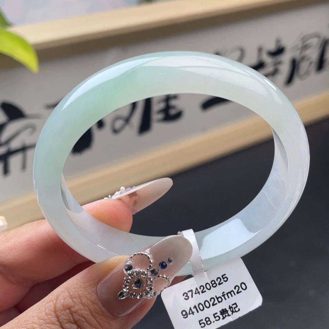 翡翠未镶嵌手镯【小万强推】冰胶晴绿大贵妃手镯，无包容