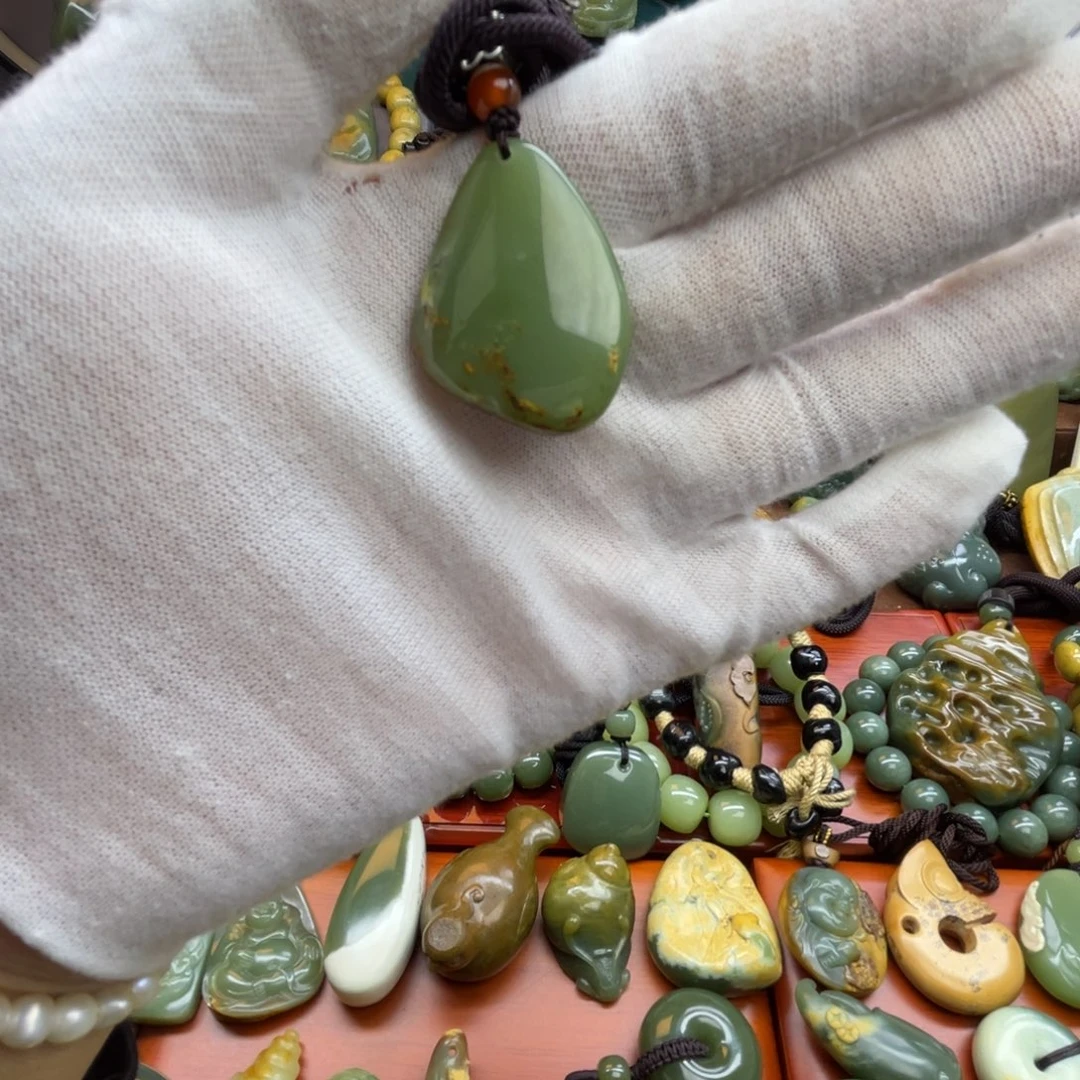 岫岩河磨玉（透闪石质玉）未镶嵌颈饰