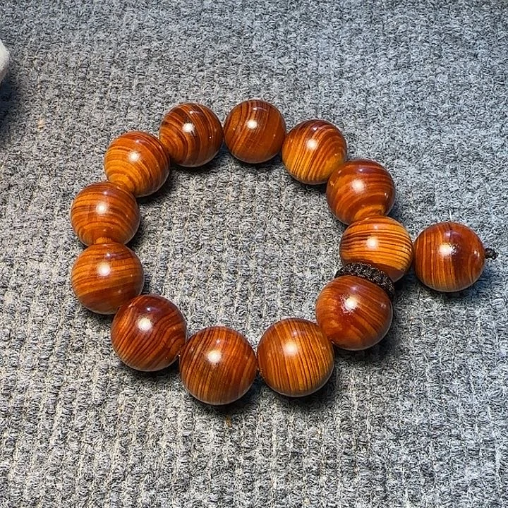 贵***立柏木（崖柏）全陈化老料把件串