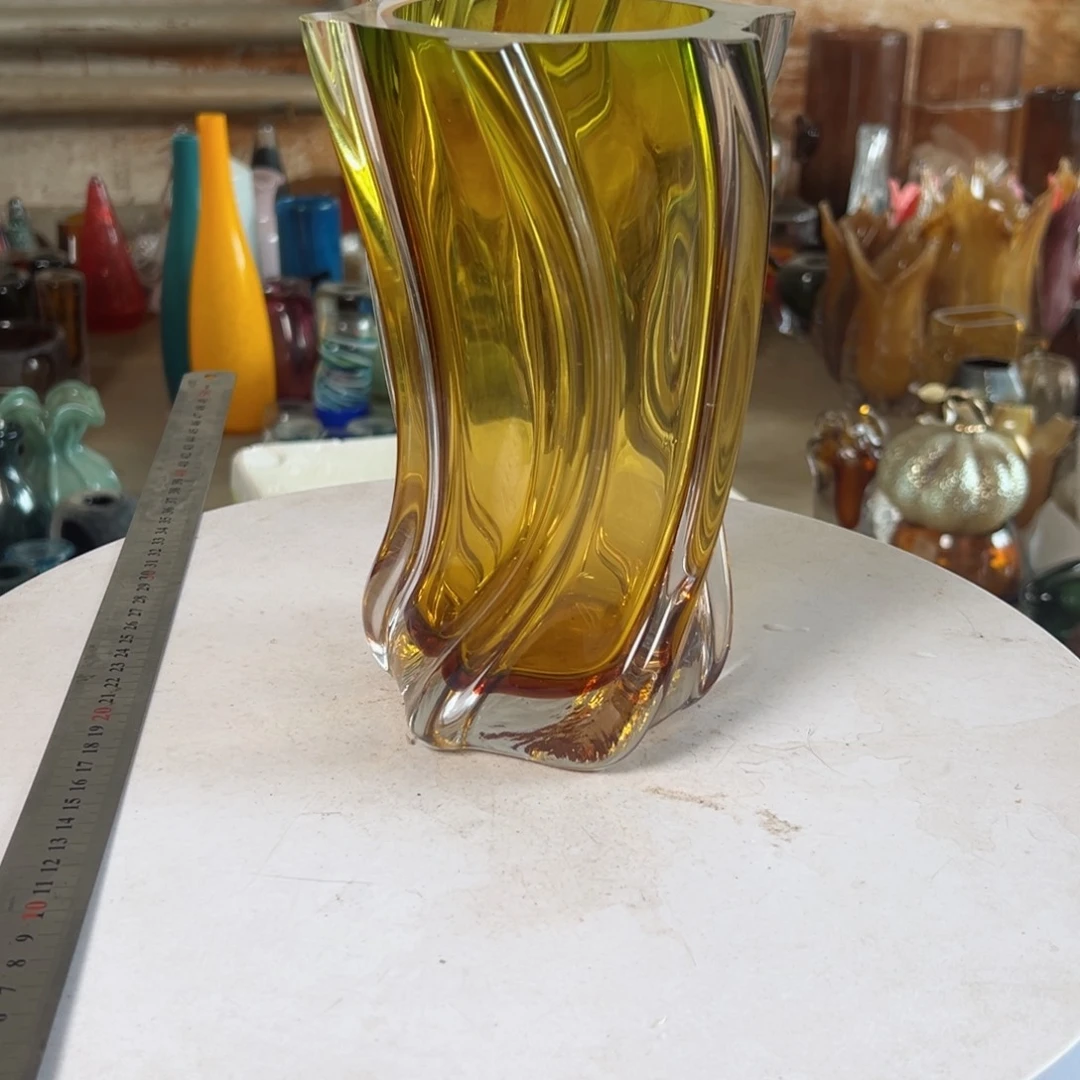 绿金渐变高度21琉璃微瑕