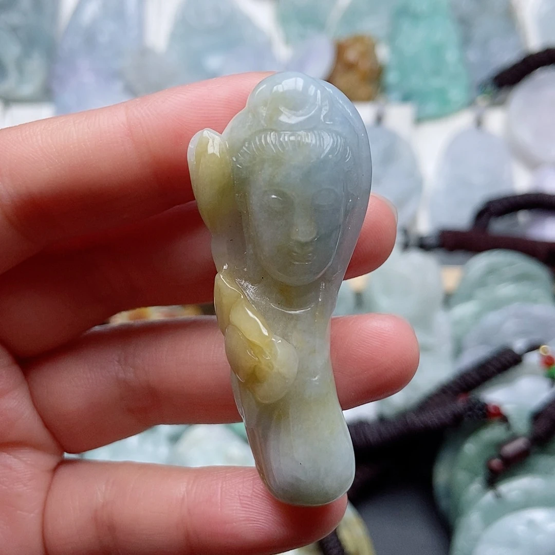 翡翠颈饰未镶嵌翡翠