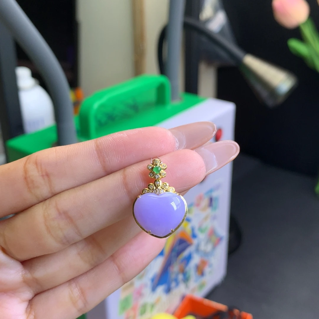 翡翠18K金镶嵌颈饰