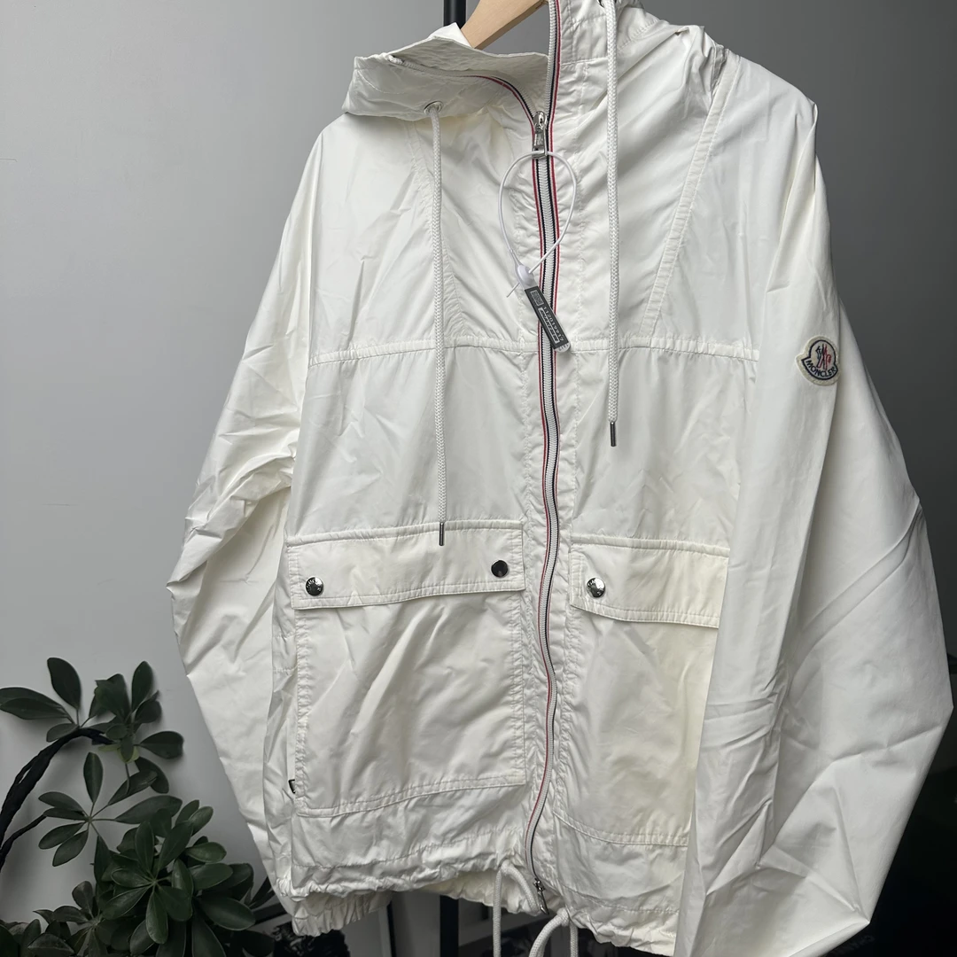 99新 MONCLER 葡萄籽奢潮/moncler 连帽红条纹白色外套/3码