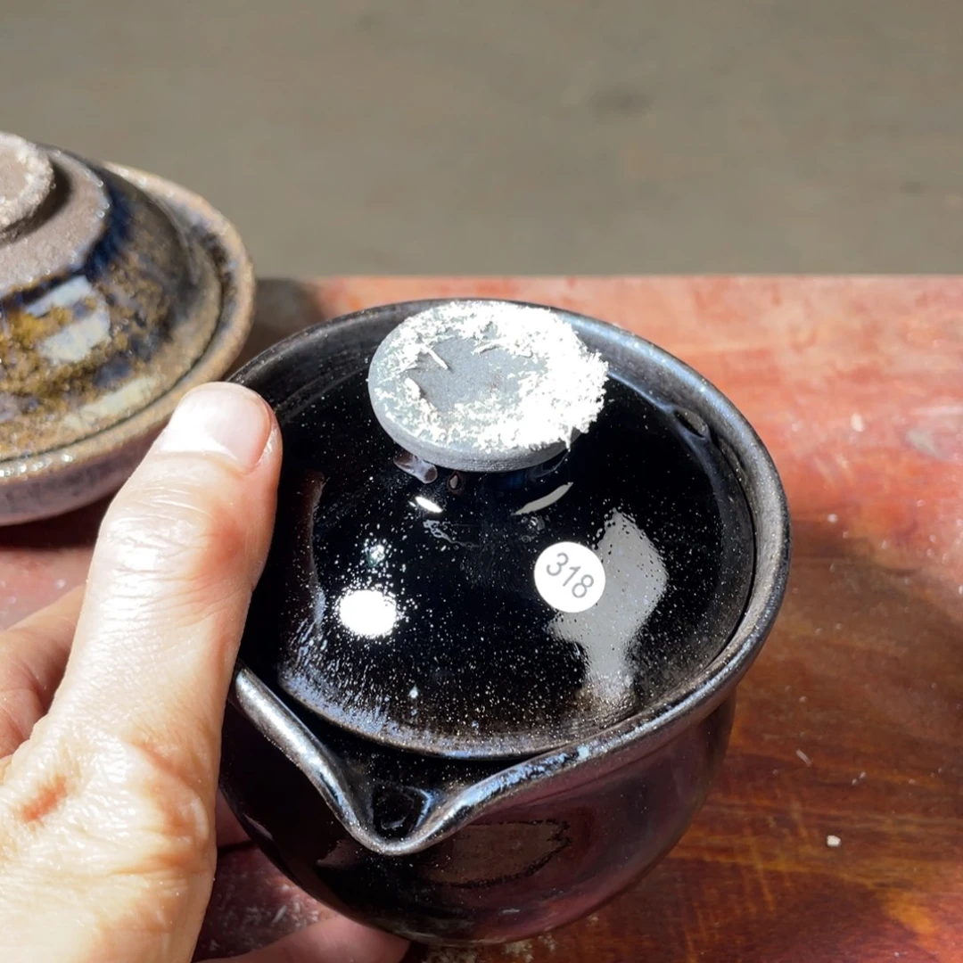 J***M茶盏盏盏都有你在身边陪伴
