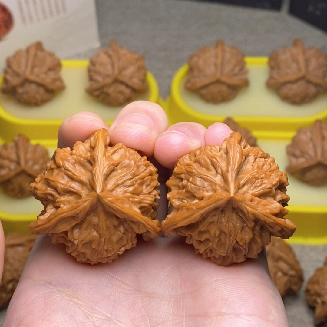 南***使文玩核桃吊坠盘山三棱39微修打底