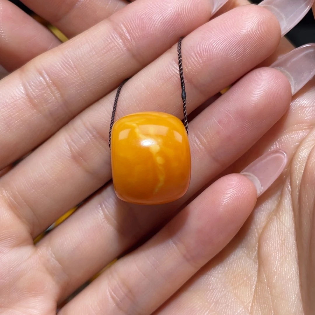 【闪购商品】琥珀裸石未镶嵌墩子