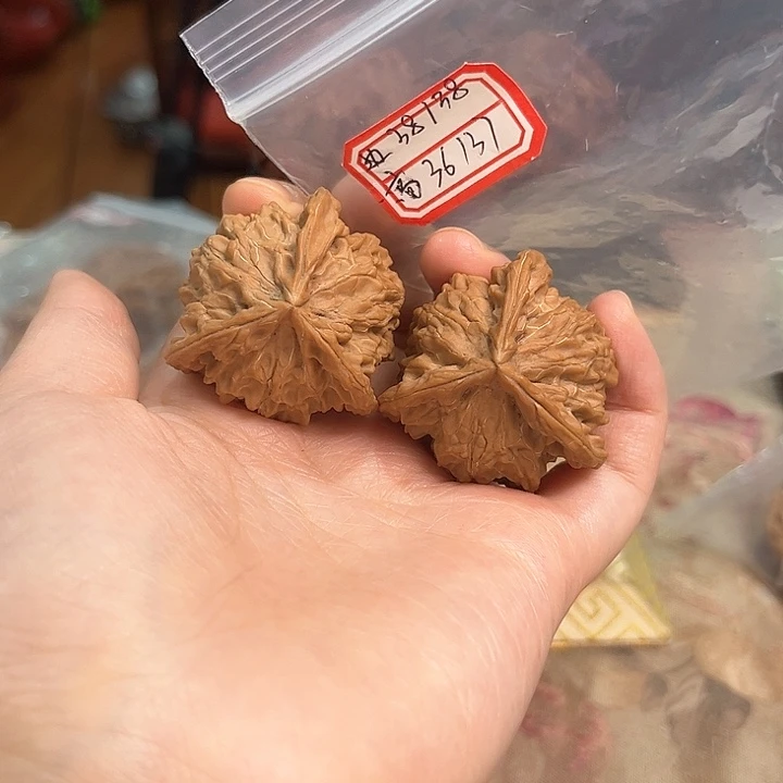 把件文玩核桃盘山三棱