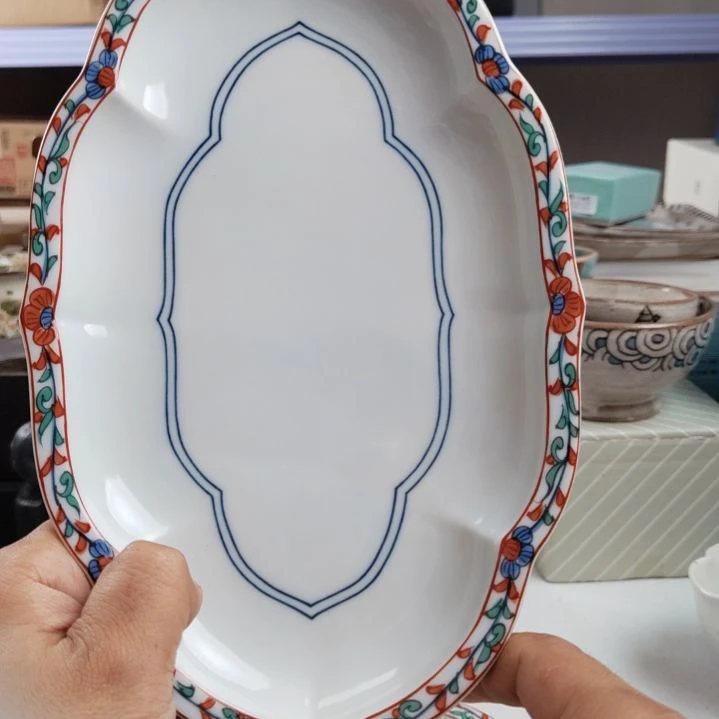 红色椭圆盘子。。。。。