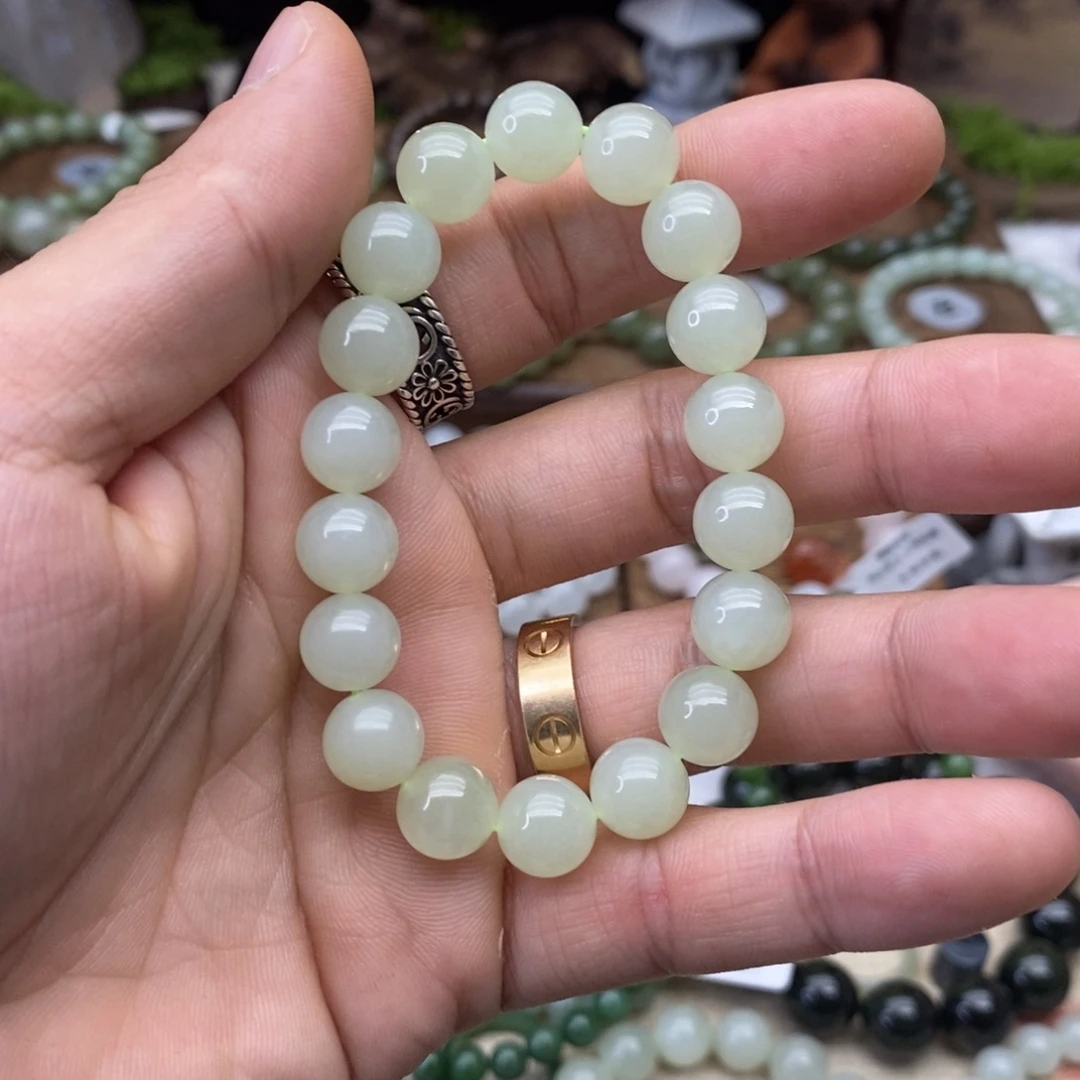 和田玉未镶嵌手链卡10蜂蜜水