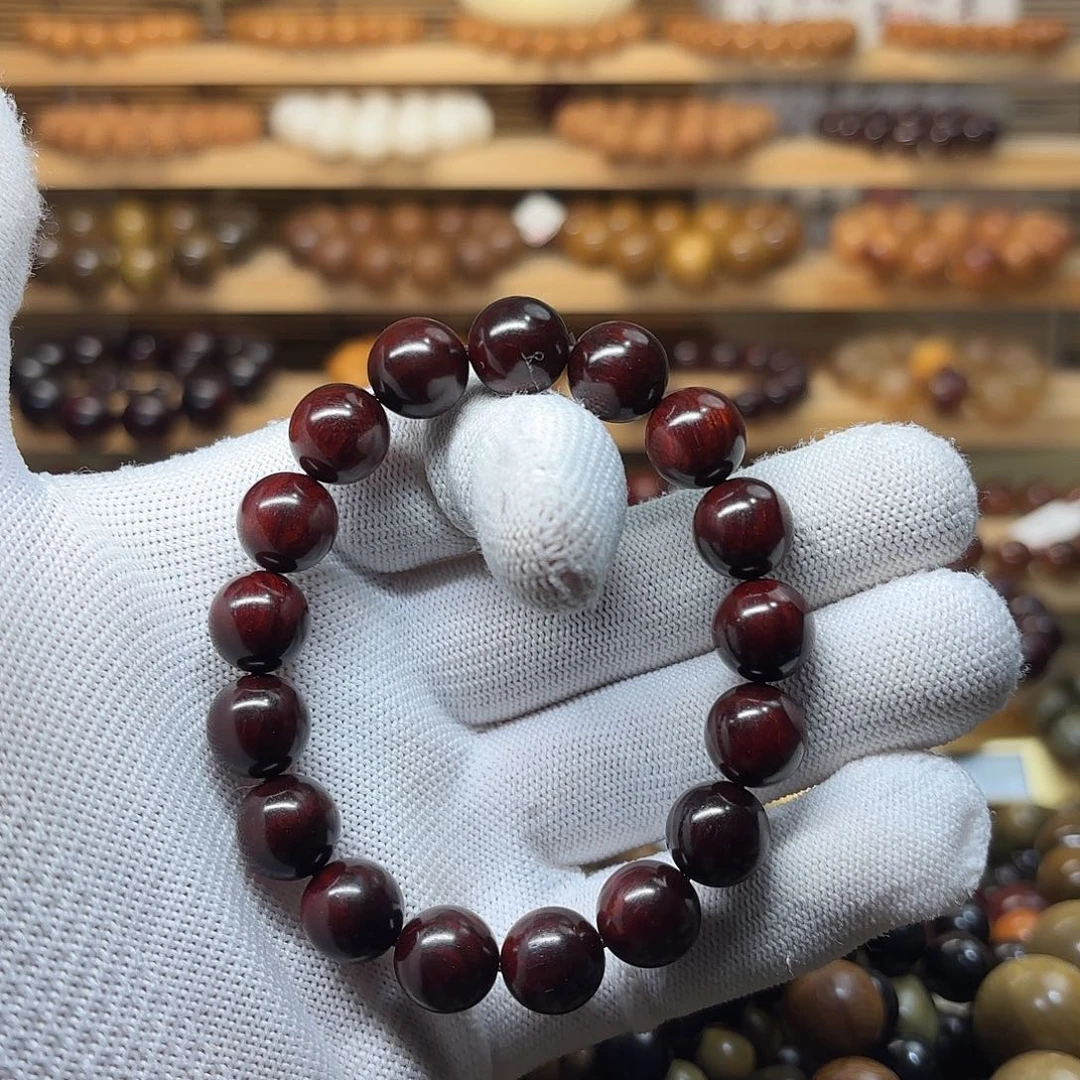 武***是手串/手链檀香紫檀（小叶紫檀）