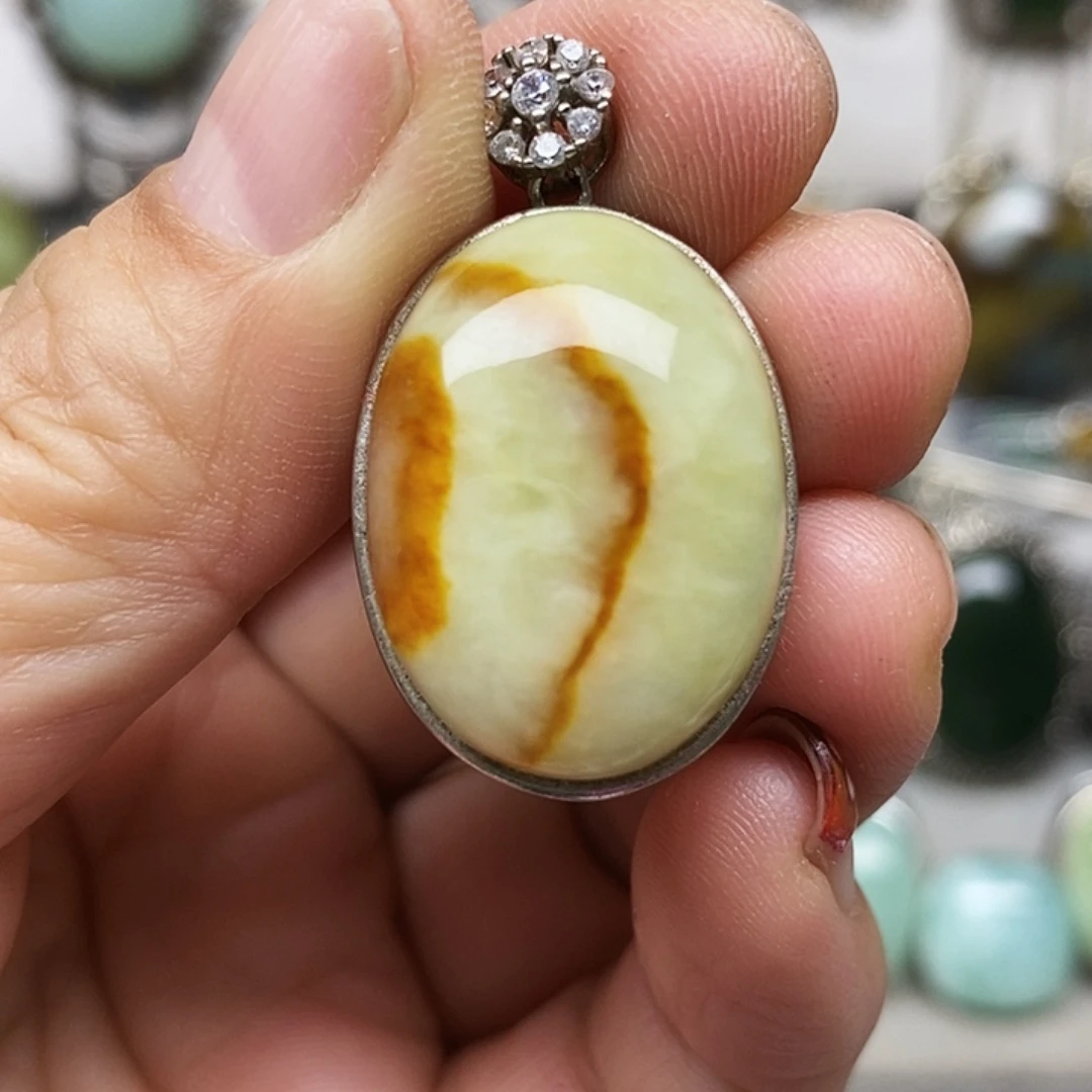 蛇纹石玉银S925镶嵌吊坠