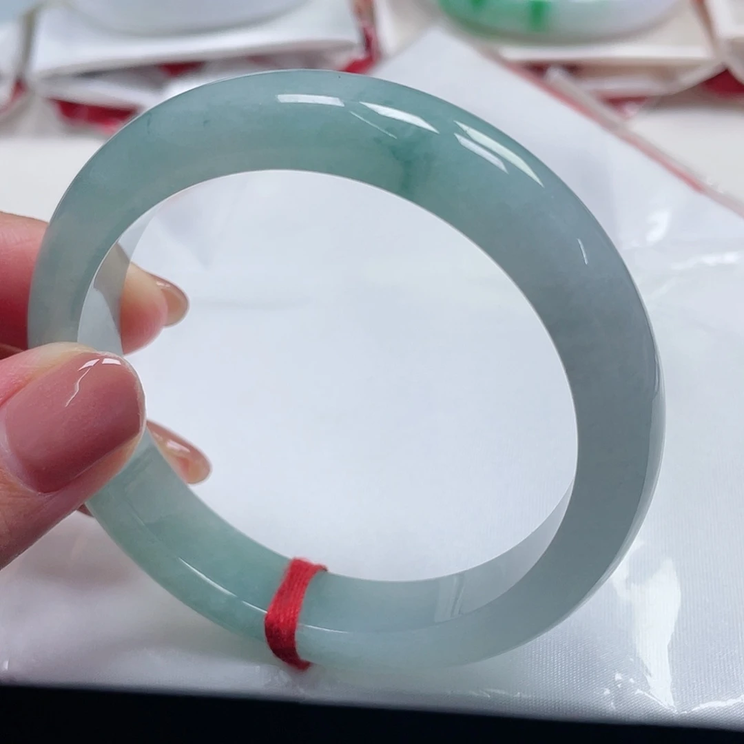 翡翠手镯未镶嵌缅甸翡翠