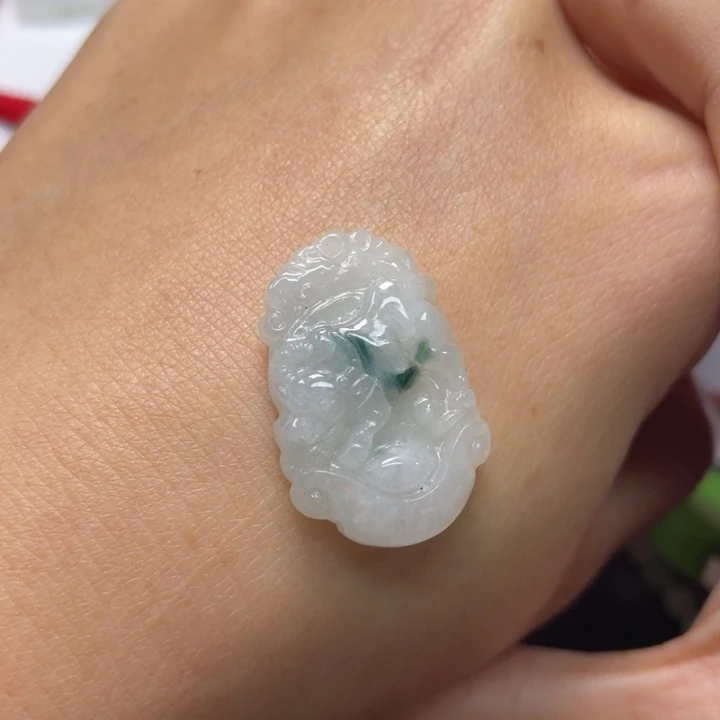 翡翠未镶嵌挂件7900999