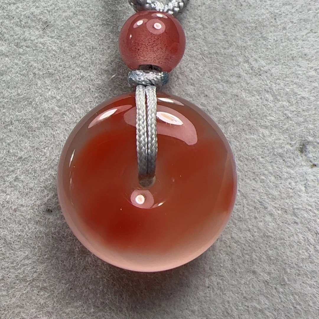 南红玛瑙吊坠未镶嵌