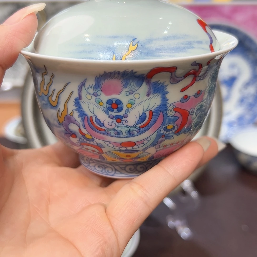 摆件?*头景德镇陶瓷艺术景德镇的陶瓷工艺也在逐渐