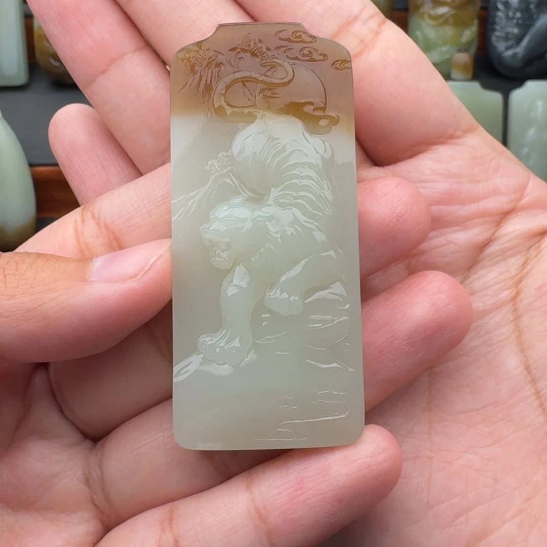 7***7和田玉未镶嵌颈饰