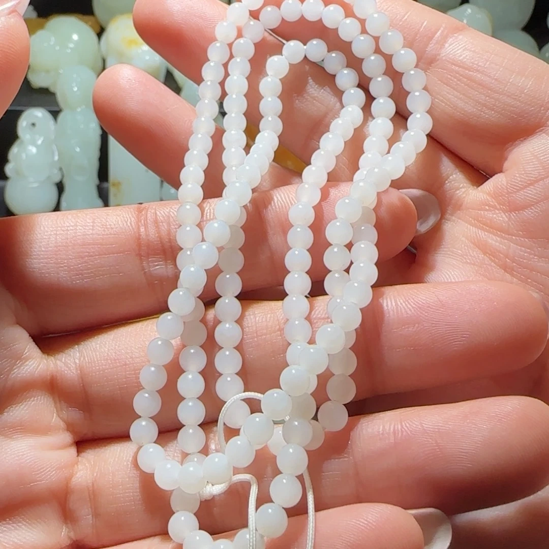 J***s和田玉未镶嵌颈饰