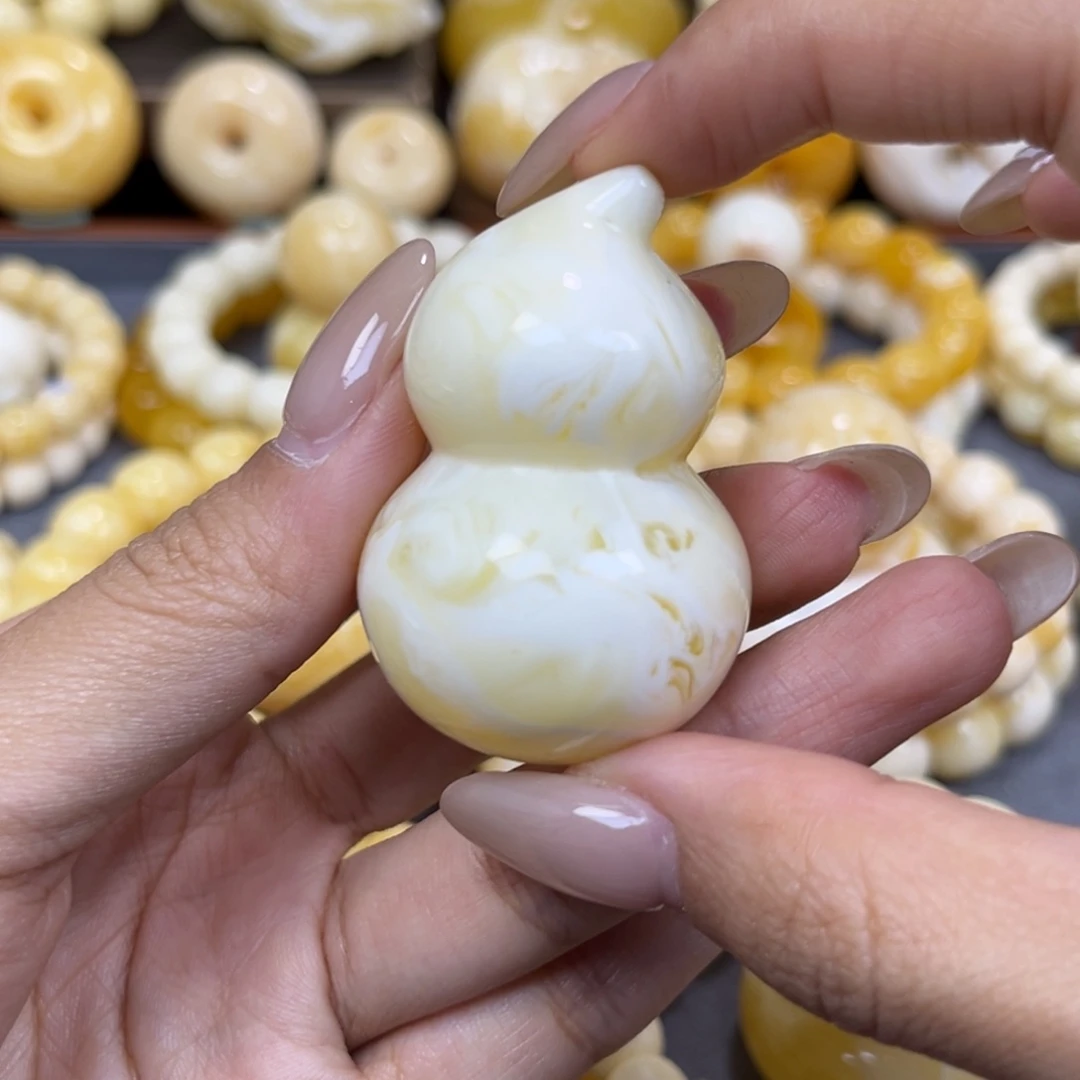 琥珀未镶嵌手串……