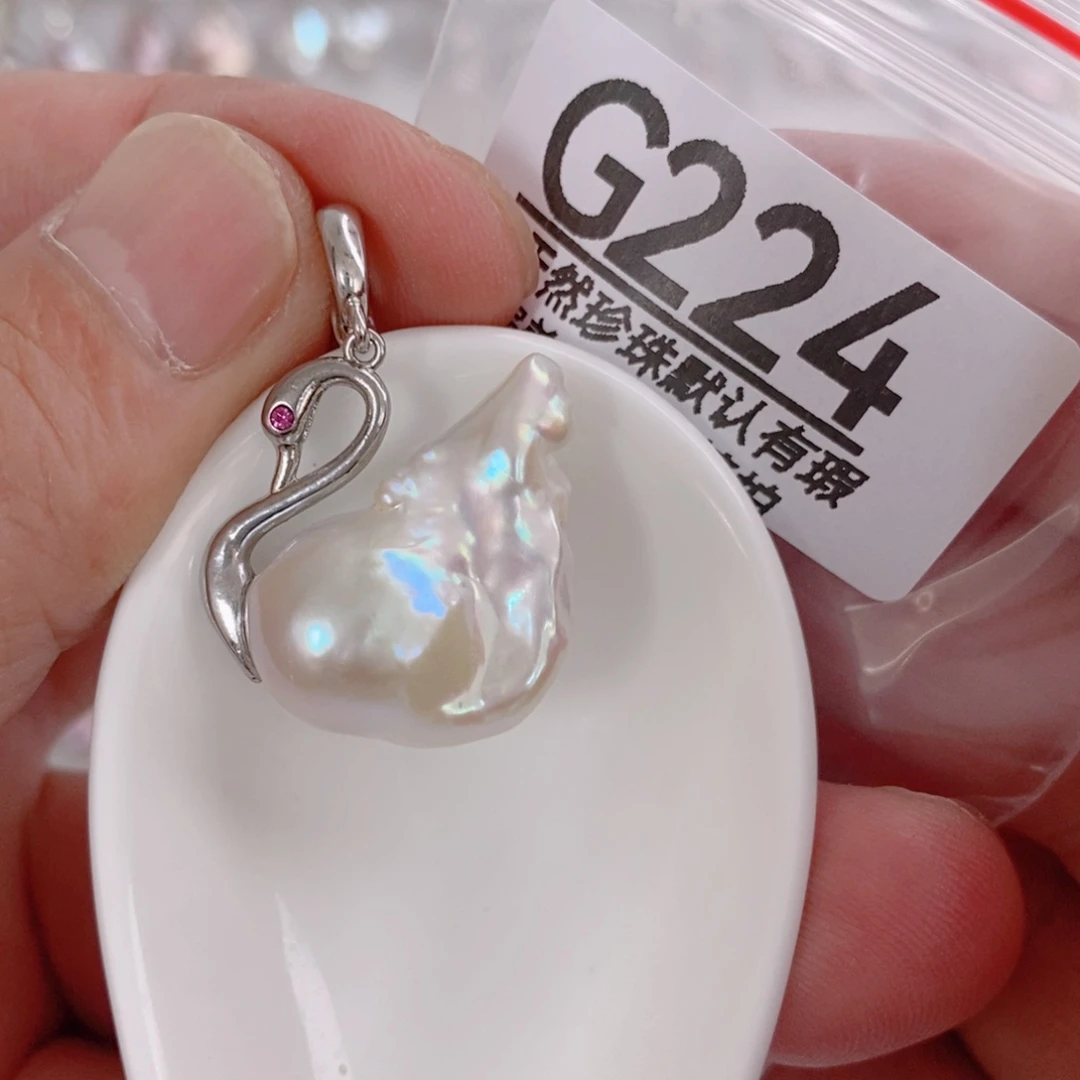 用***7淡水珍珠银S925镶嵌颈饰
