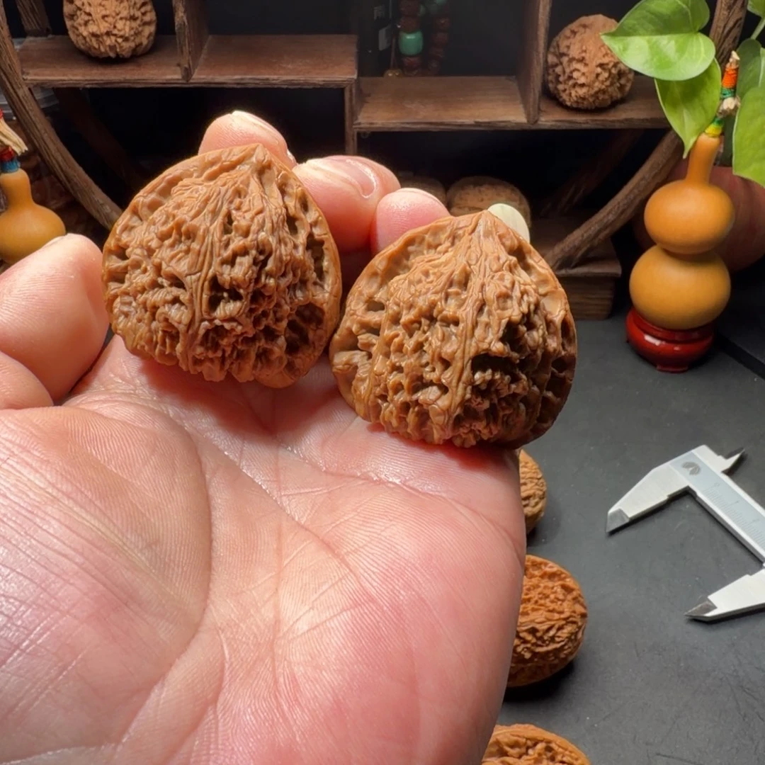 善***主把件文玩核桃南疆石三角桩型尺寸43