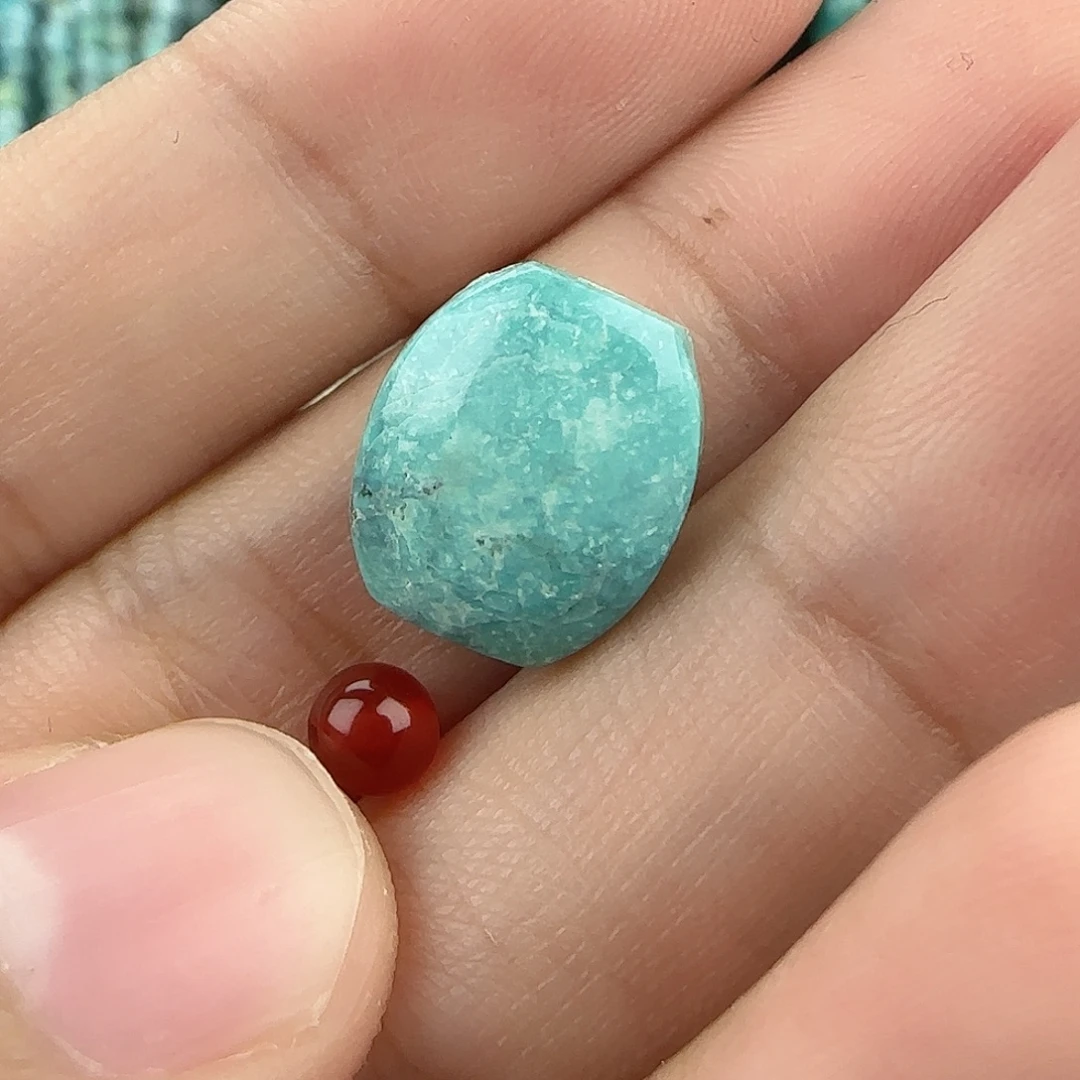 南红玛瑙未镶嵌配饰，瑕疵