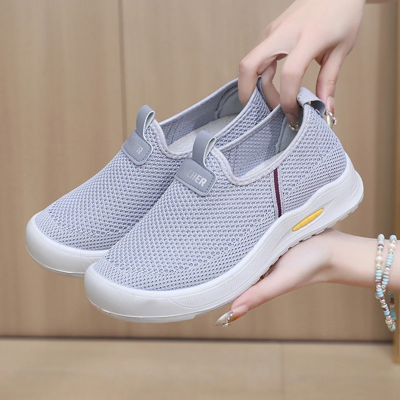 新款夏季老北京布鞋女士透气镂空网鞋一脚蹬舒适百搭软底清凉单鞋