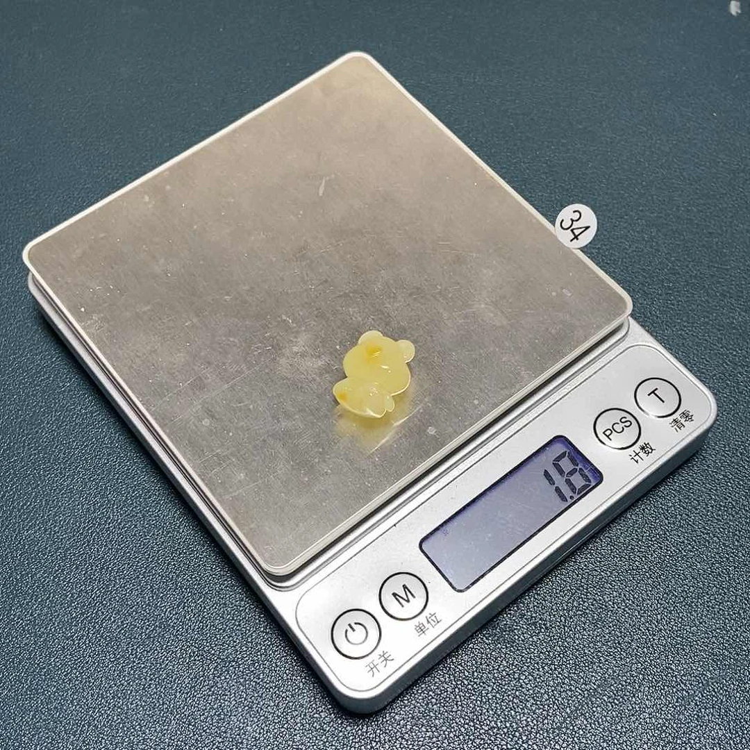 琥珀裸石未镶嵌，