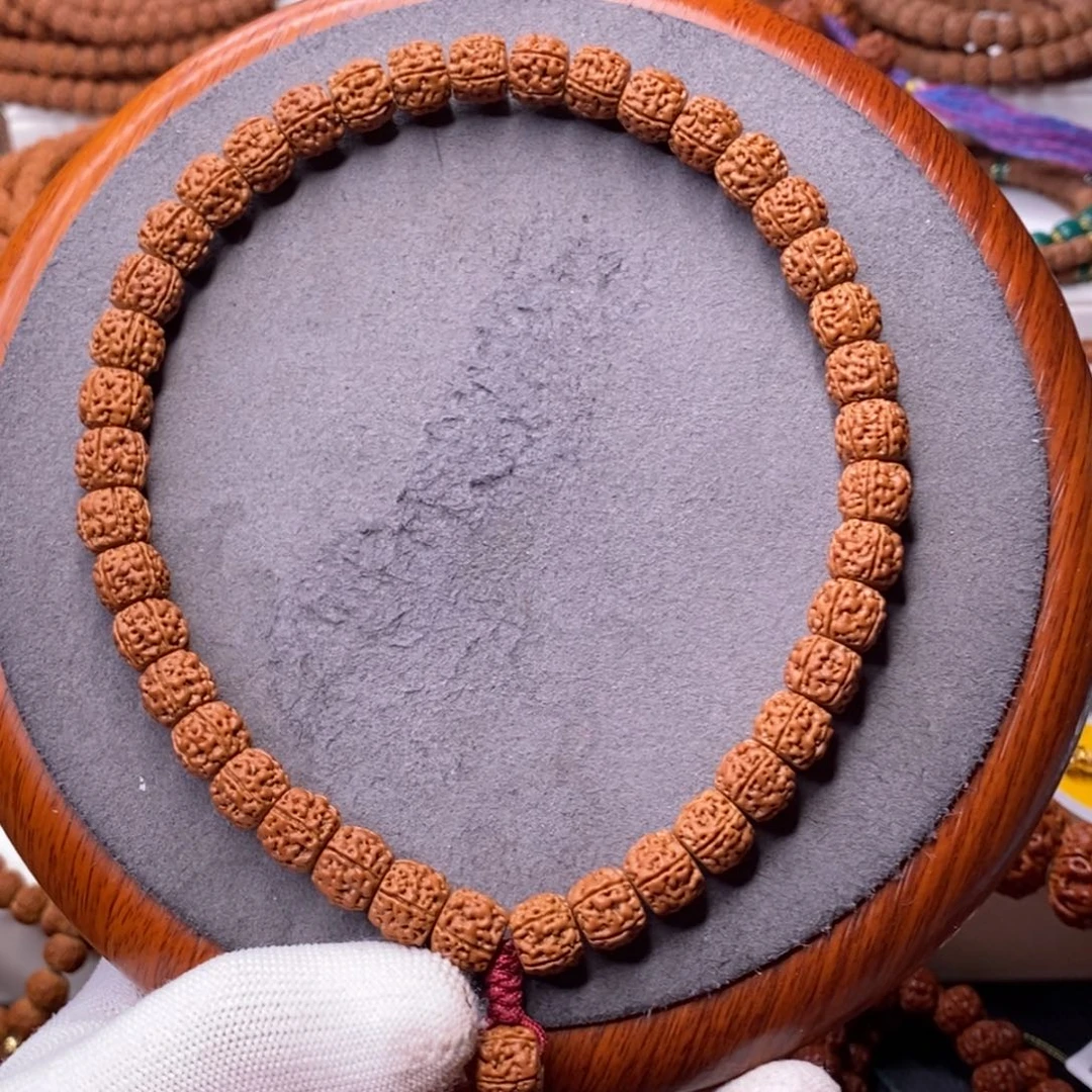 手串金刚菩提五瓣龙切满肉盘龙手持，尺寸10.8