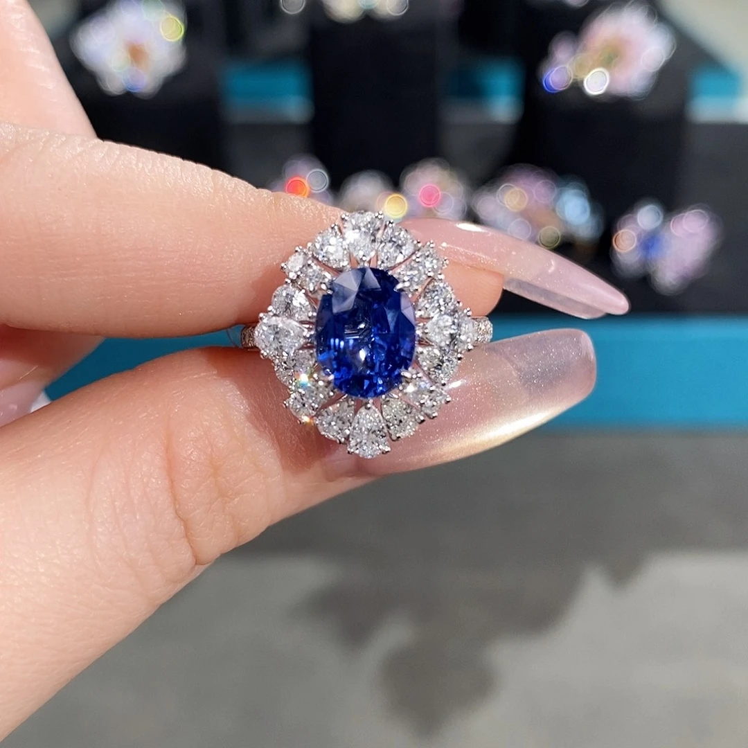 戒指18K金镶嵌蓝宝石3.13ct皇家蓝aigs